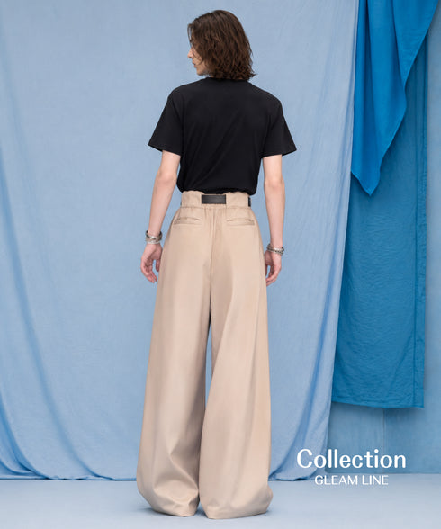 Volume Tuck Wide Silhouette Pants