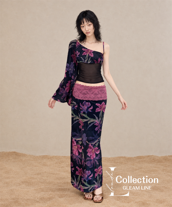 Ivelle Iris Series / Black — full outfit front view