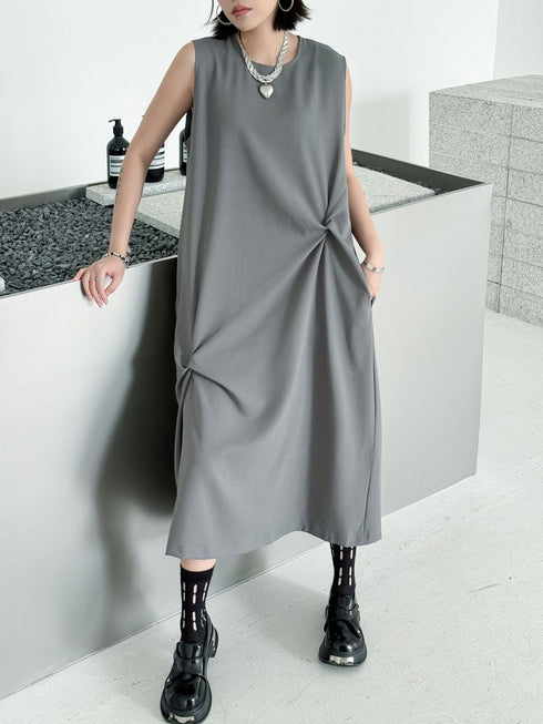 Twist Detail Sleeveless Dress
