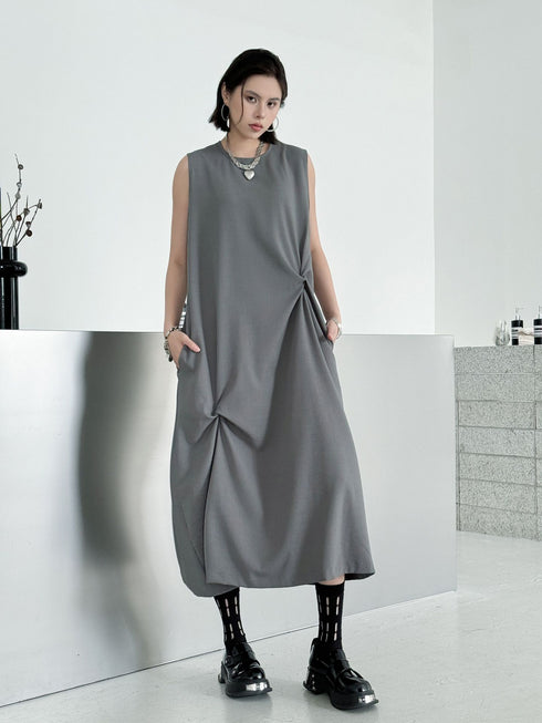 Twist Detail Sleeveless Dress