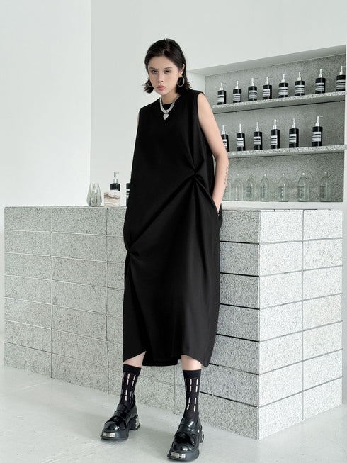 Twist Detail Sleeveless Dress