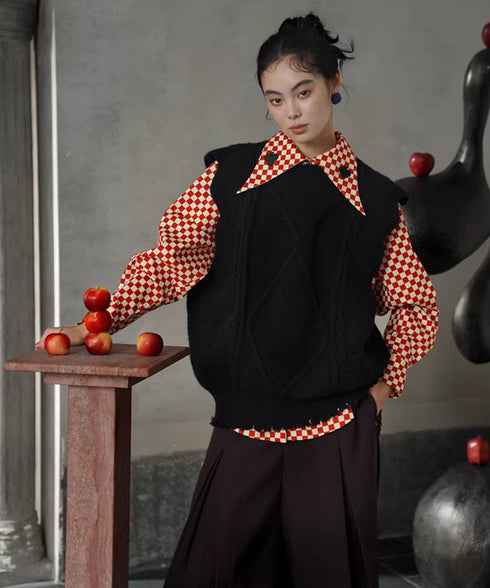 Checker Emblem Collar Blouse