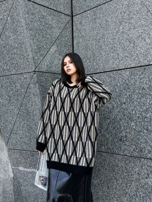 Geometric Pattern Knit Sweater