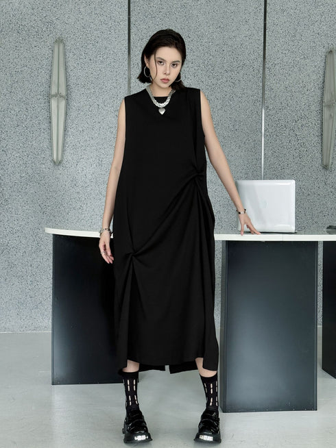 Twist Detail Sleeveless Dress