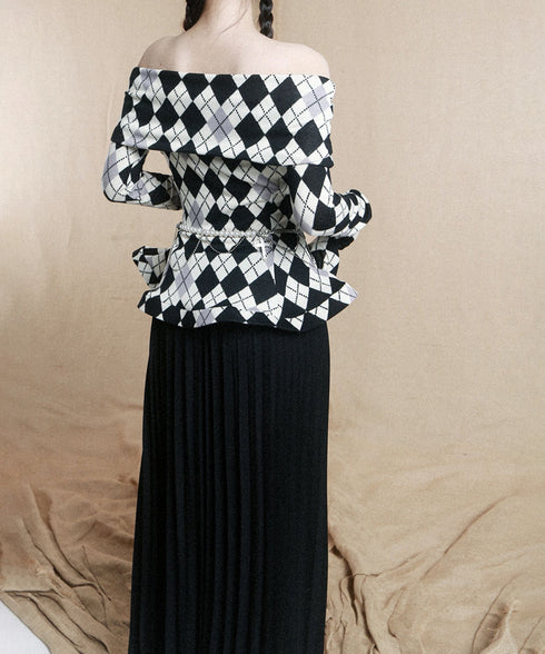 Argyle Off-Shoulder Fit Top