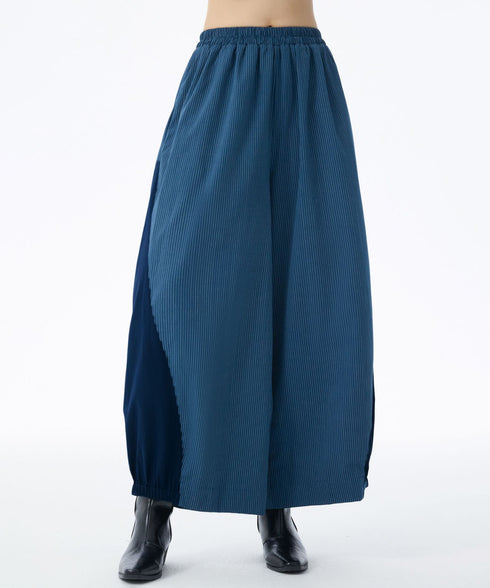 Pleated Contrast Volume Pants