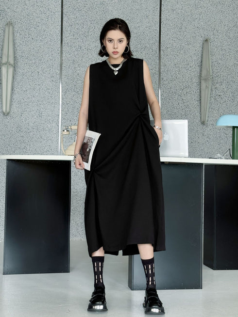 Twist Detail Sleeveless Dress