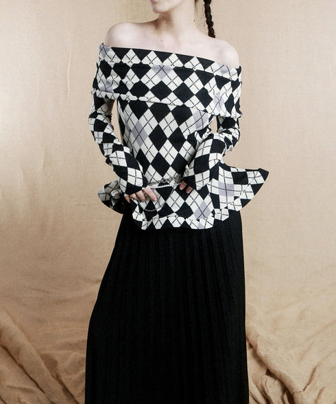 Argyle Off-Shoulder Fit Top