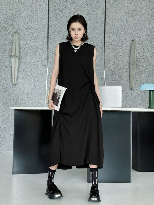 Twist Detail Sleeveless Dress