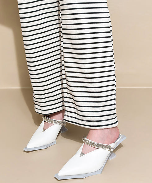 Chain Strap V-Cut Mules