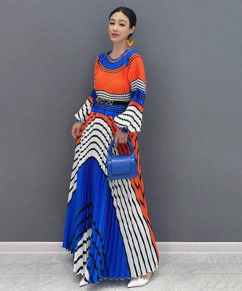 Graphic Pleated Long Sleeve Dress