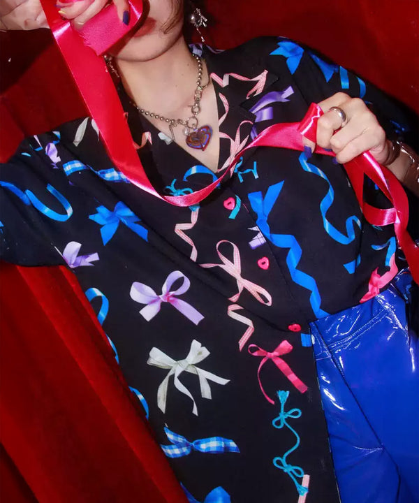 Ribbon Print Open Collar Blouse