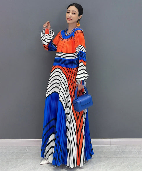 Graphic Pleated Long Sleeve Dress
