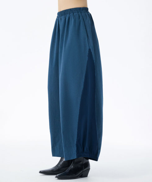 Pleated Contrast Volume Pants