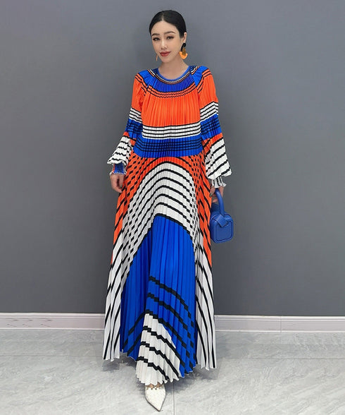 Graphic Pleated Long Sleeve Dress