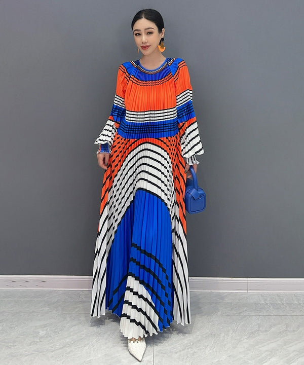 Graphic Pleated Long Sleeve Dress