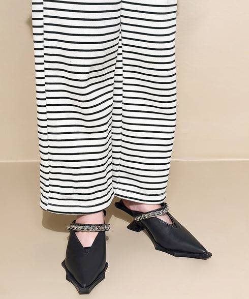 Chain Strap V-Cut Mules