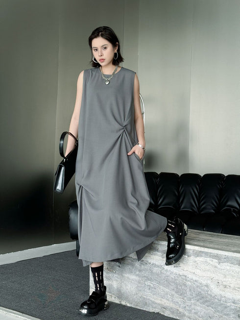 Twist Detail Sleeveless Dress