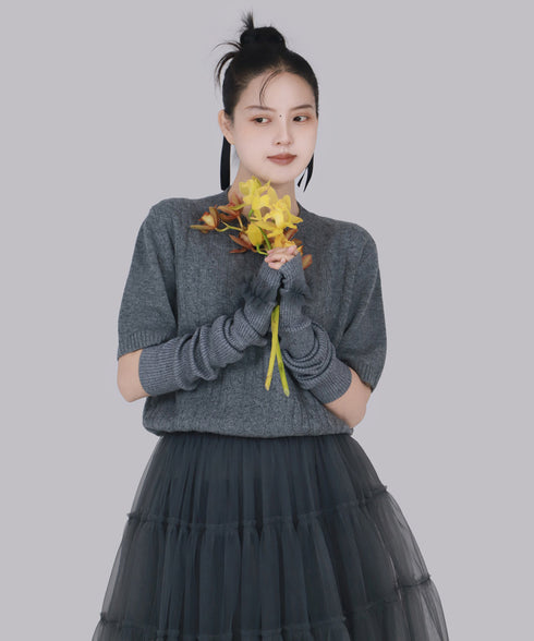 Avelisse Ruffle Gloves
