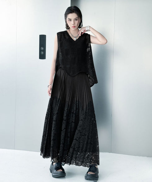 Bicolor Pleated Lace Skirt