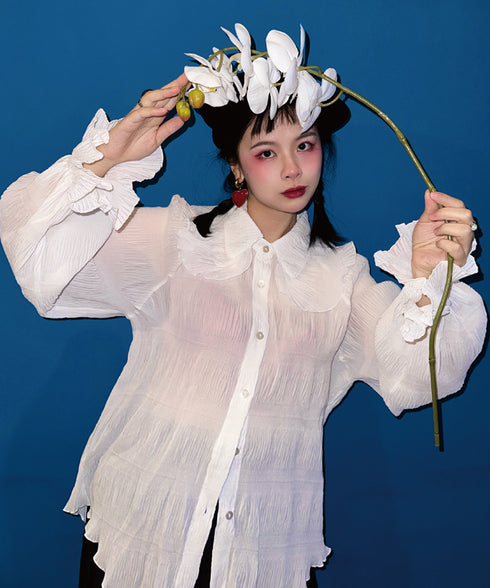 Petal Collar Pleated Blouse