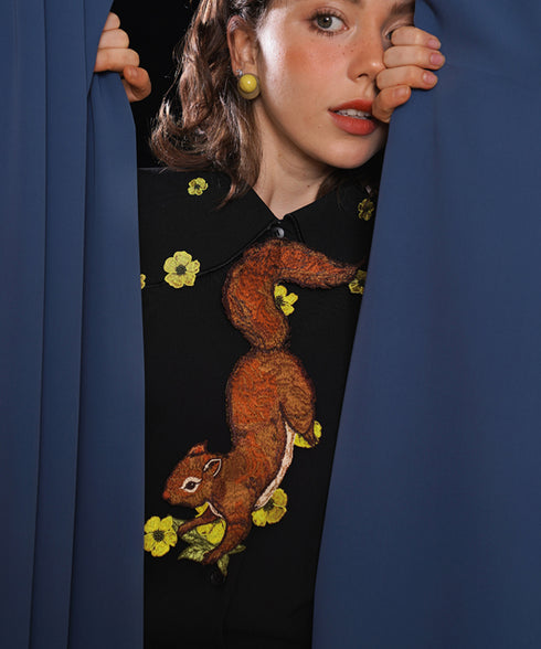 Small Flower Embroidery Collar Blouse