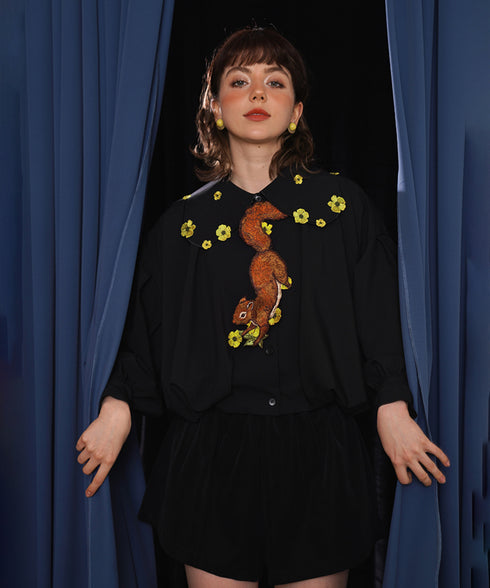 Small Flower Embroidery Collar Blouse