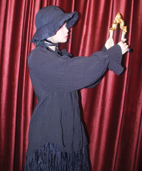 Petal Collar Pleated Blouse