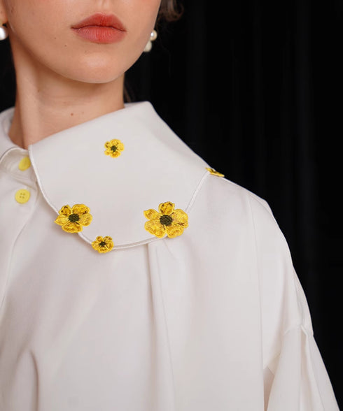 Small Flower Embroidery Collar Blouse