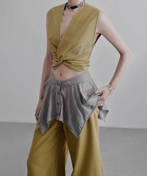 Twist Front No Sleeve Top