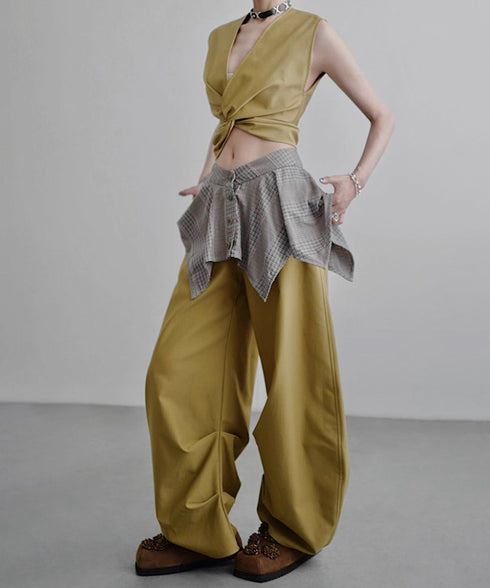 Twist Front No Sleeve Top