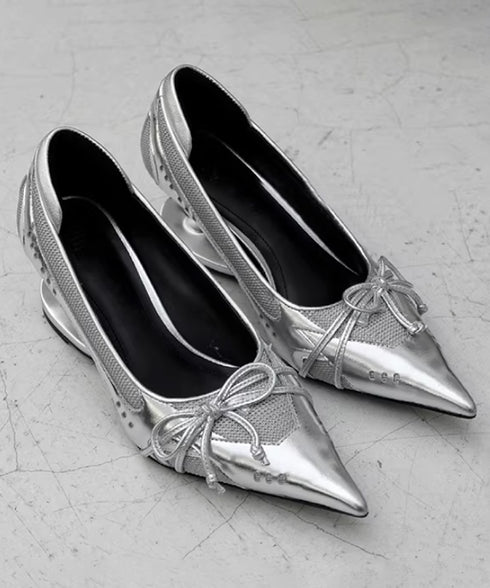 Void Curve Pumps