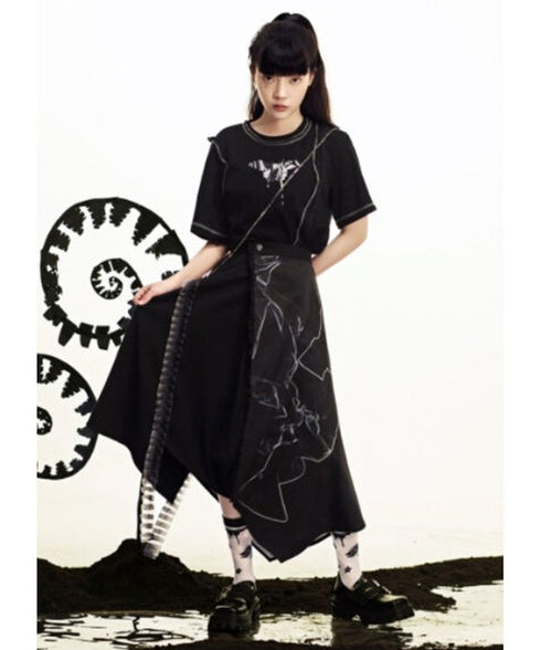 Line Drawing Printed Skirt