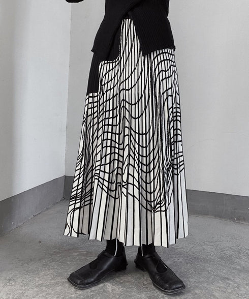 Line Drawing Knit Pleat Skirt