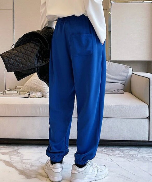 One Tuck Tapered Pants