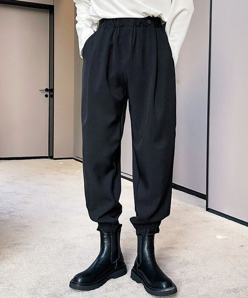 One Tuck Tapered Pants