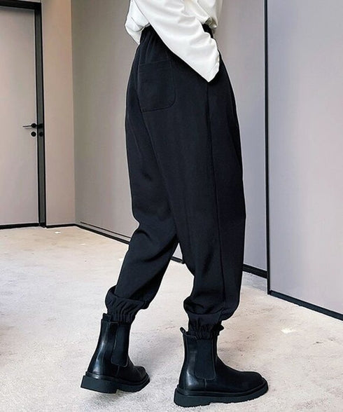 One Tuck Tapered Pants