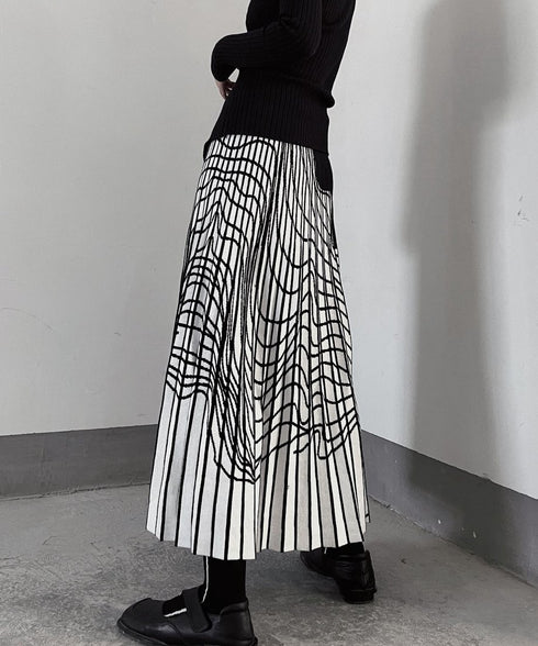 Line Drawing Knit Pleat Skirt