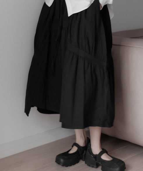 Asymmetric Switching Flare Skirt