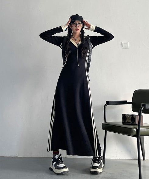 Side Line V-neck Dress