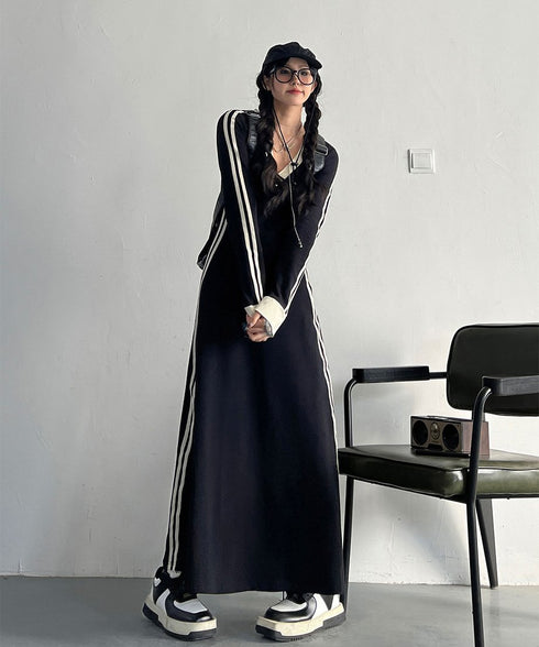 Side Line V-neck Dress