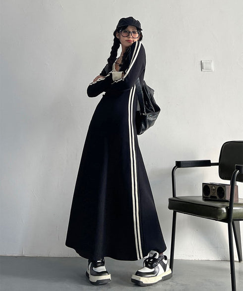 Side Line V-neck Dress