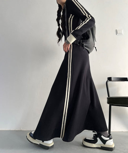 Side Line V-neck Dress