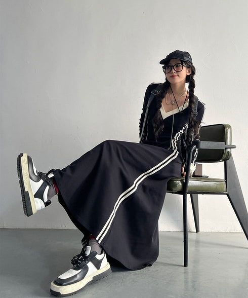 Side Line V-neck Dress