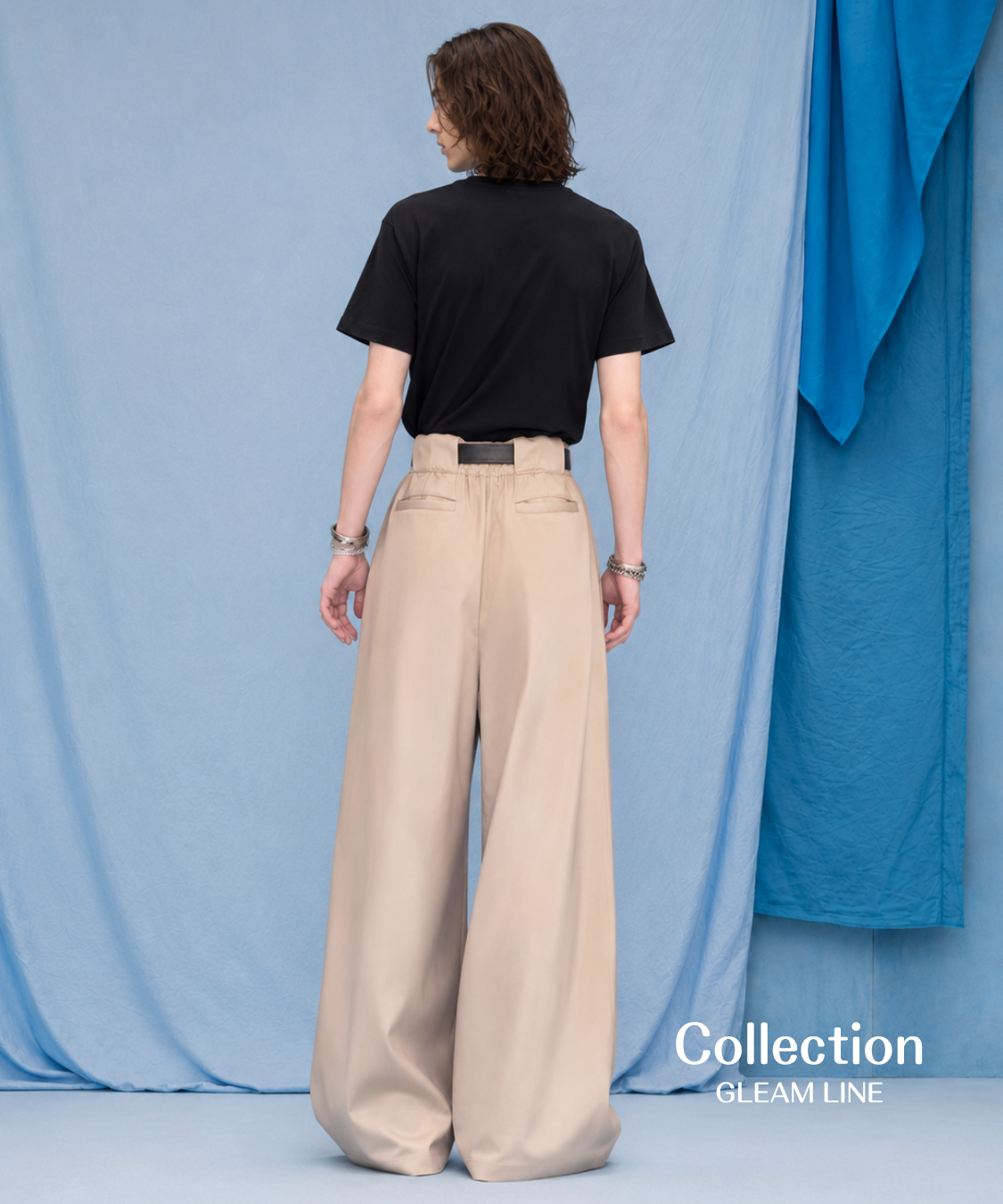 Volume Tuck Wide Silhouette Pants