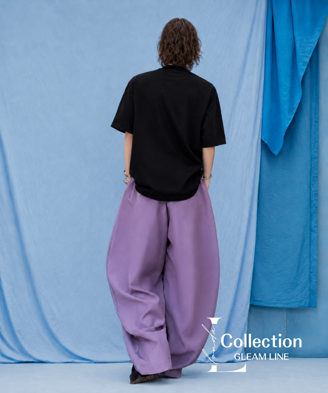 Volume Tuck Wide Silhouette Pants