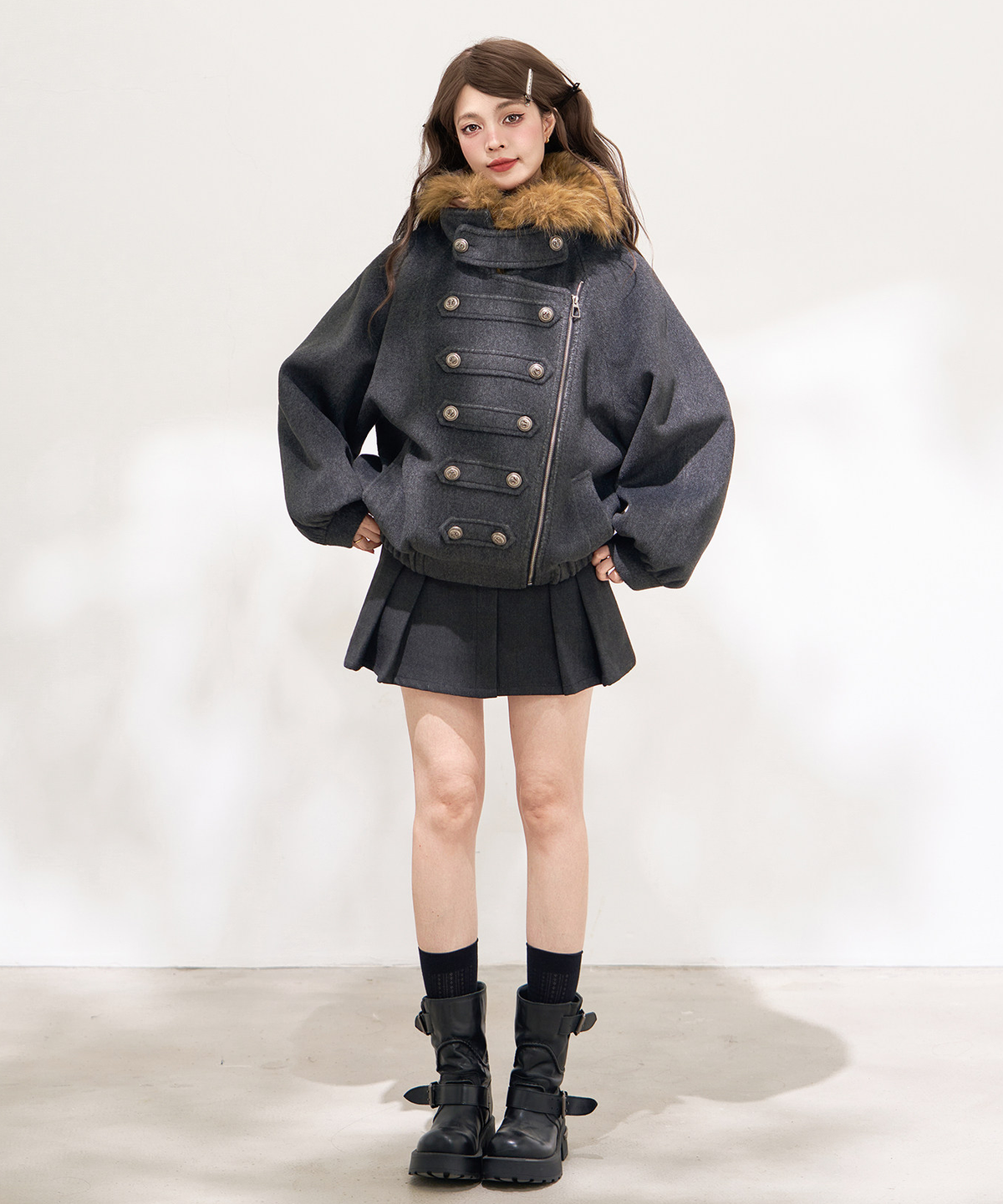 Regiment Balloon Coat ダークグレー 正面の着用シルエット