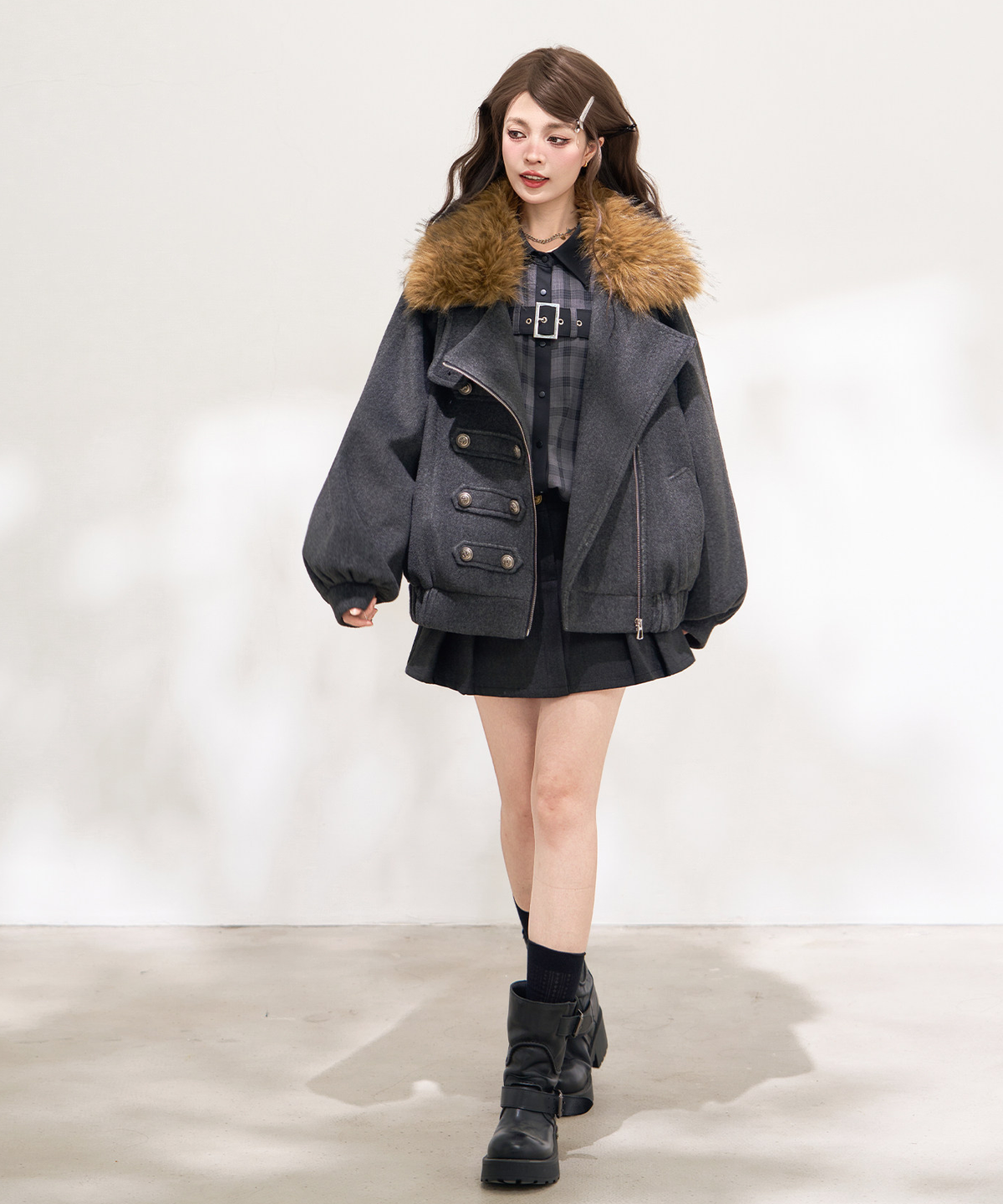 Regiment Balloon Coat ダークグレー 正面の着用例
