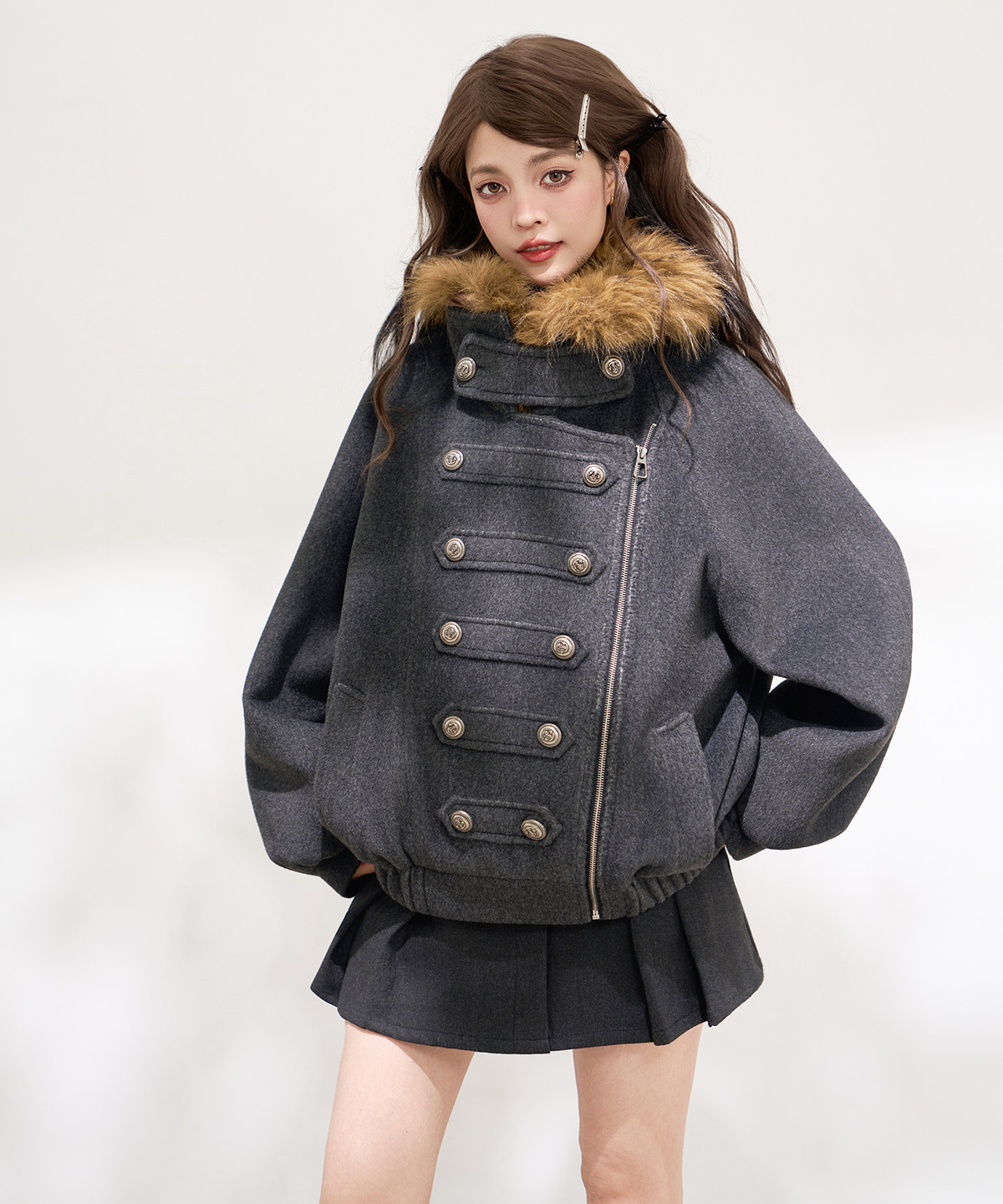 Regiment Balloon Coat 襟とボタン・シルエットのアップ