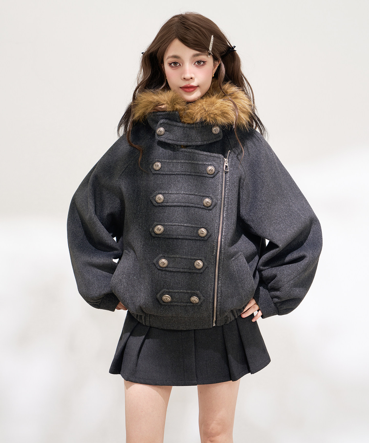 Regiment Balloon Coat 襟とボタン・シルエットのアップ